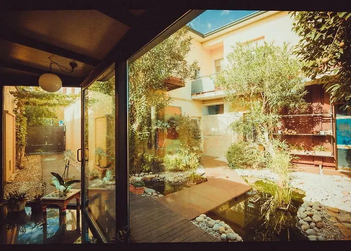 A Casa Bed & Breakfast